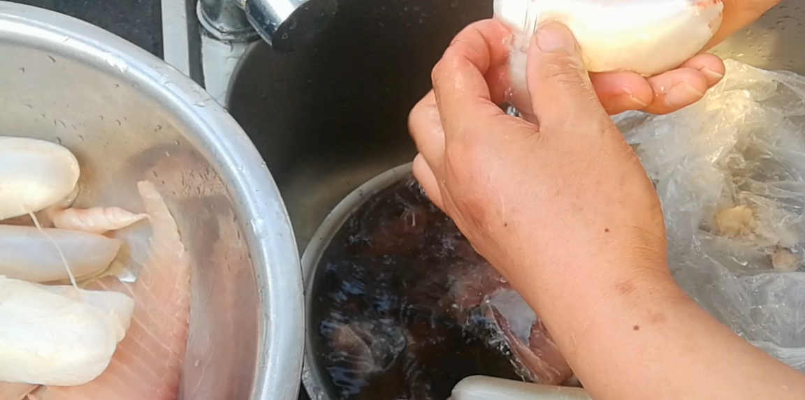 鱼杂怎么做好吃（大厨教你鱼杂在家这么做）