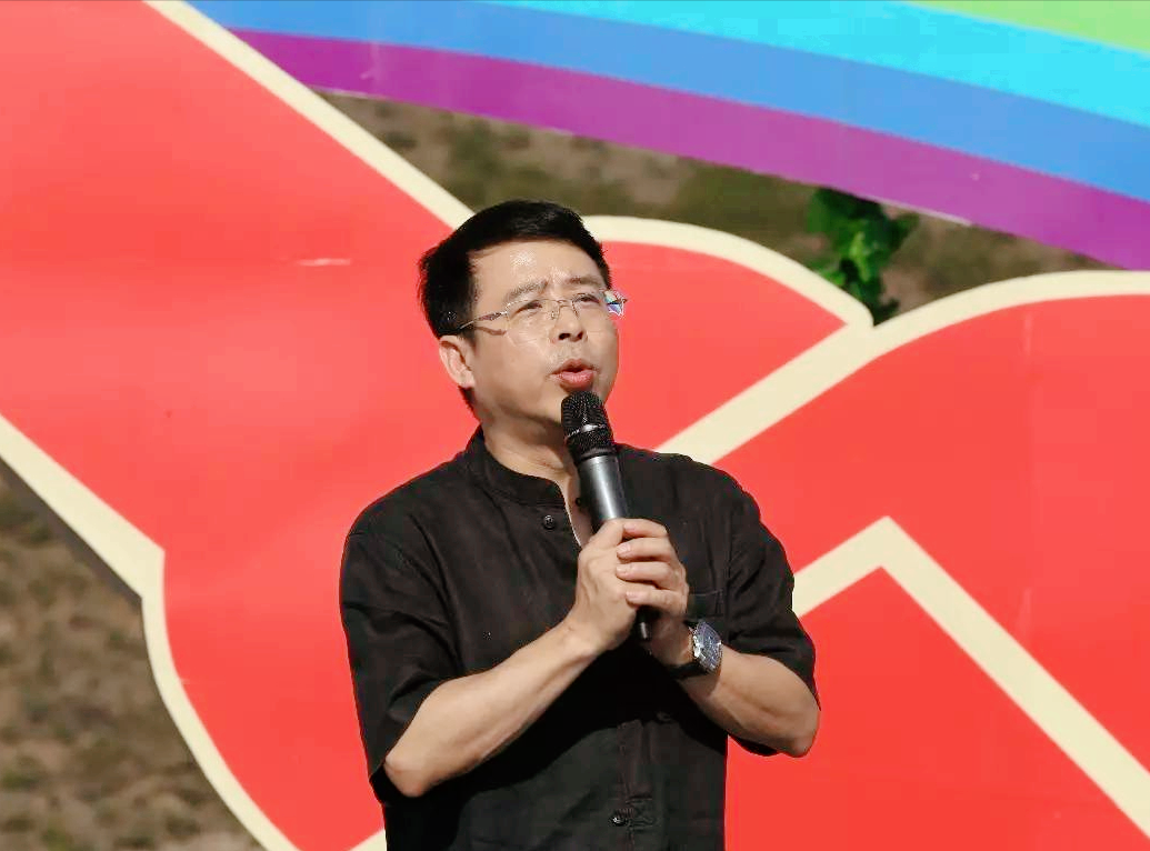 包养女学生，口无遮拦被开除的央视主持人阿丘，是如何毁掉自己的