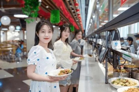 北方学生到南方读大学是啥体验？语言加密不算啥，干饭才是真难题