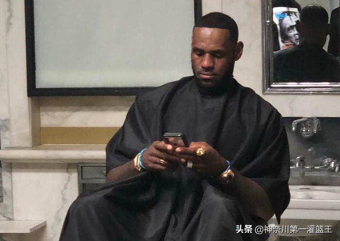 nba球星卡为什么剪了(奥尼尔晒新发型，很多光头球星能自己剃，为何还花上千美金理发？)