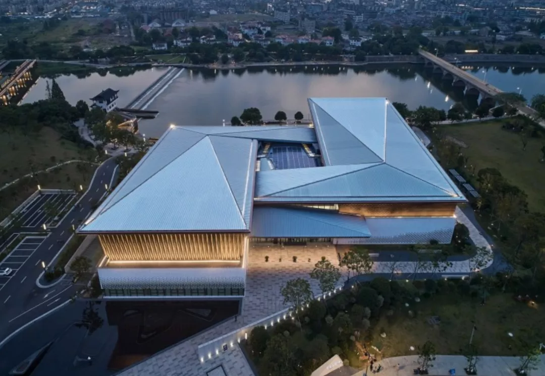 每顿人均20块，坐高铁来这座浙西小县城吃个过瘾