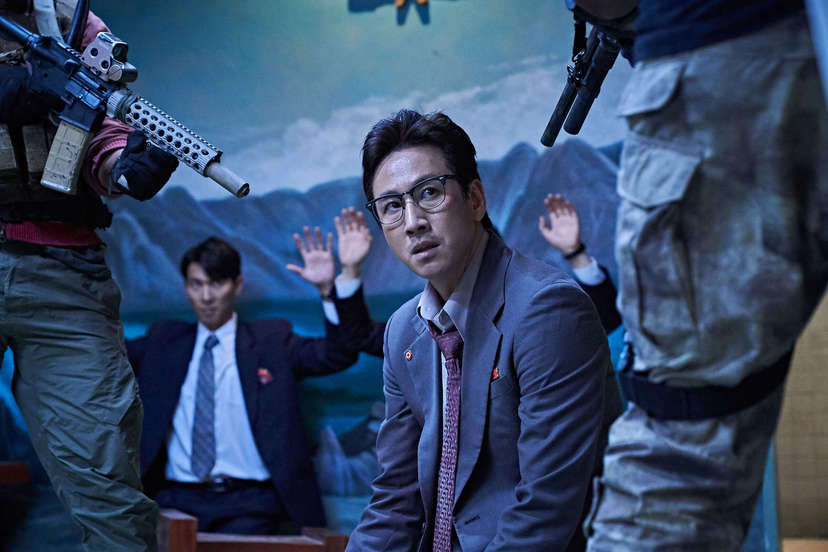 《绝地隧战》，一部紧张刺激、枪战、爆破激烈的暴爽韩国动作片