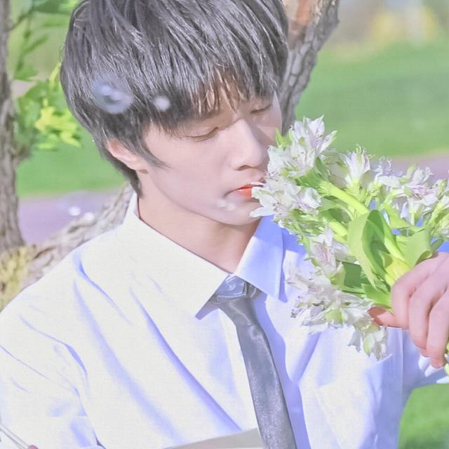 刘耀文现身重点高中上课，被网友举报走后门，官方：未录取