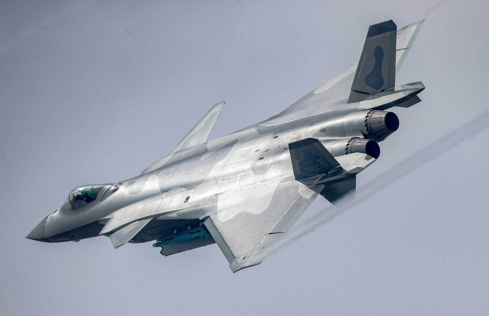 中航科工三院再传捷报，又完成一项技术突破，或应用改进型歼-20