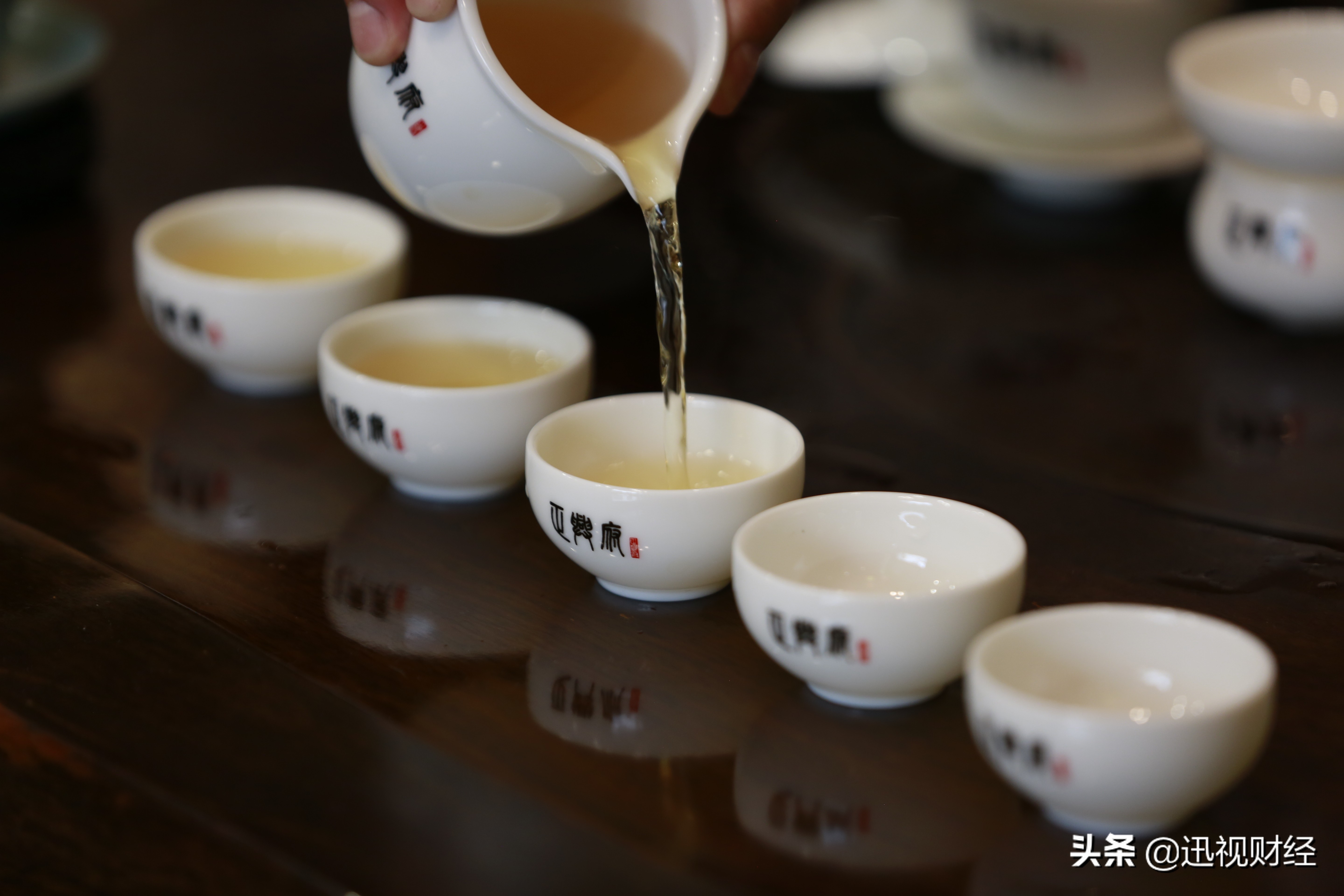 正山小种，400年前征服了英国王室，如今也征服了年轻人