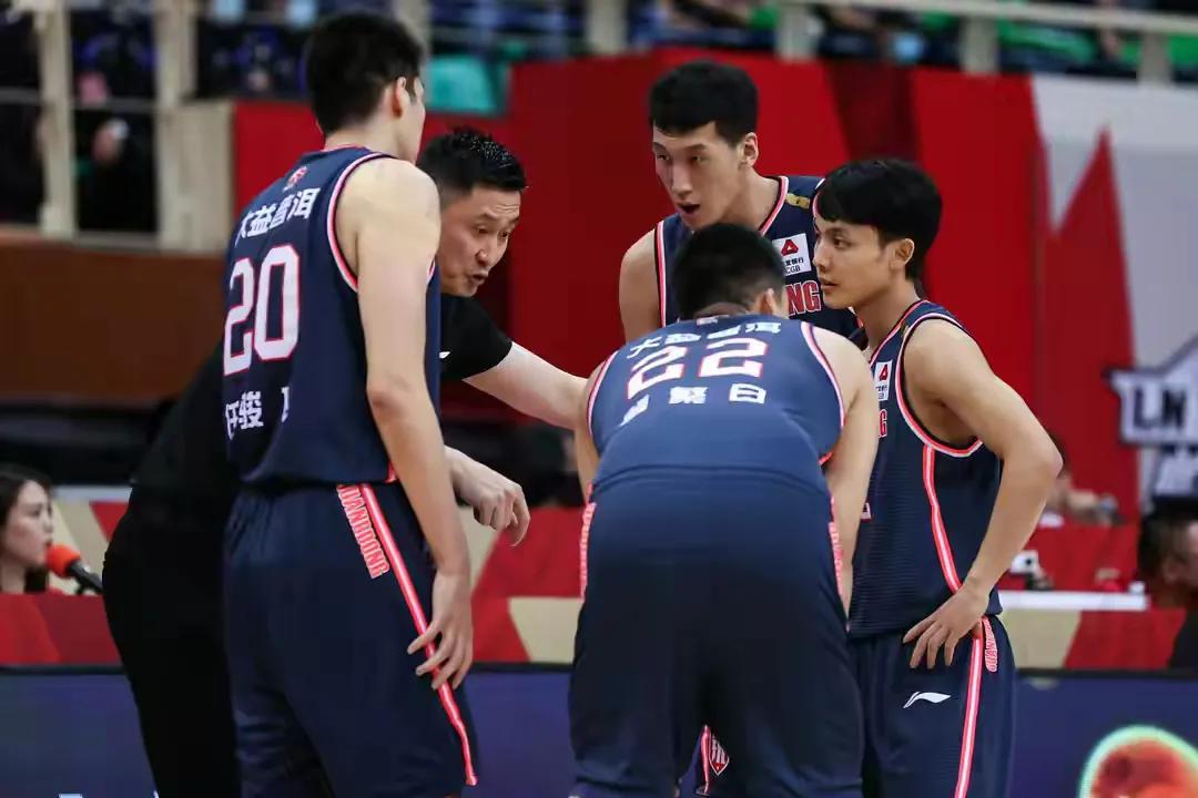 为什么nba比cba强(广东队为何那么强，因为领先了CBA一个时代，CBA百花齐放无法实现)