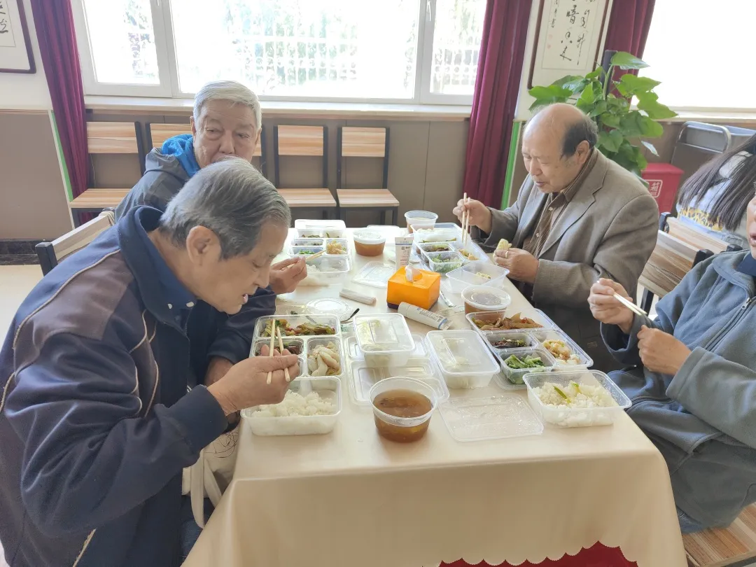 海淀西三旗新添老年餐桌