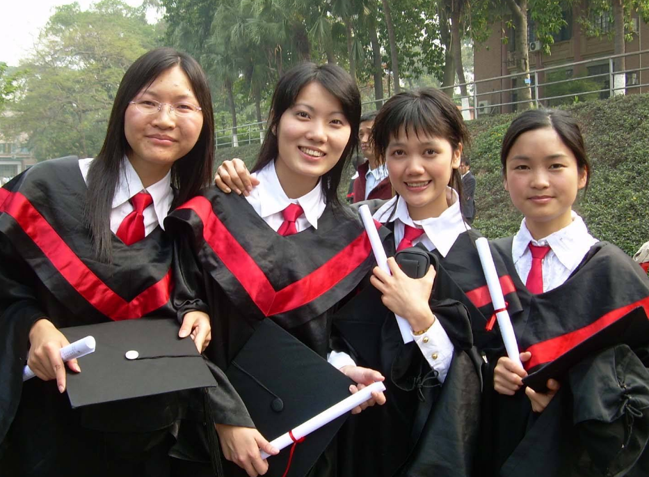 大学生逐渐沦为“底层”，曾经的辉煌已经不再，未来该何去何从