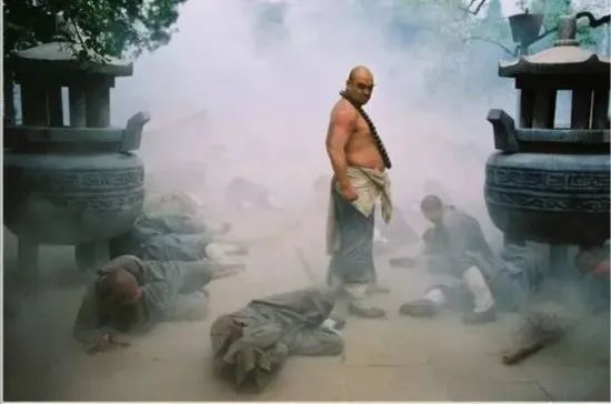 98版《水滸傳》堪稱國產肌肉大片，誰說中國演員不健身？