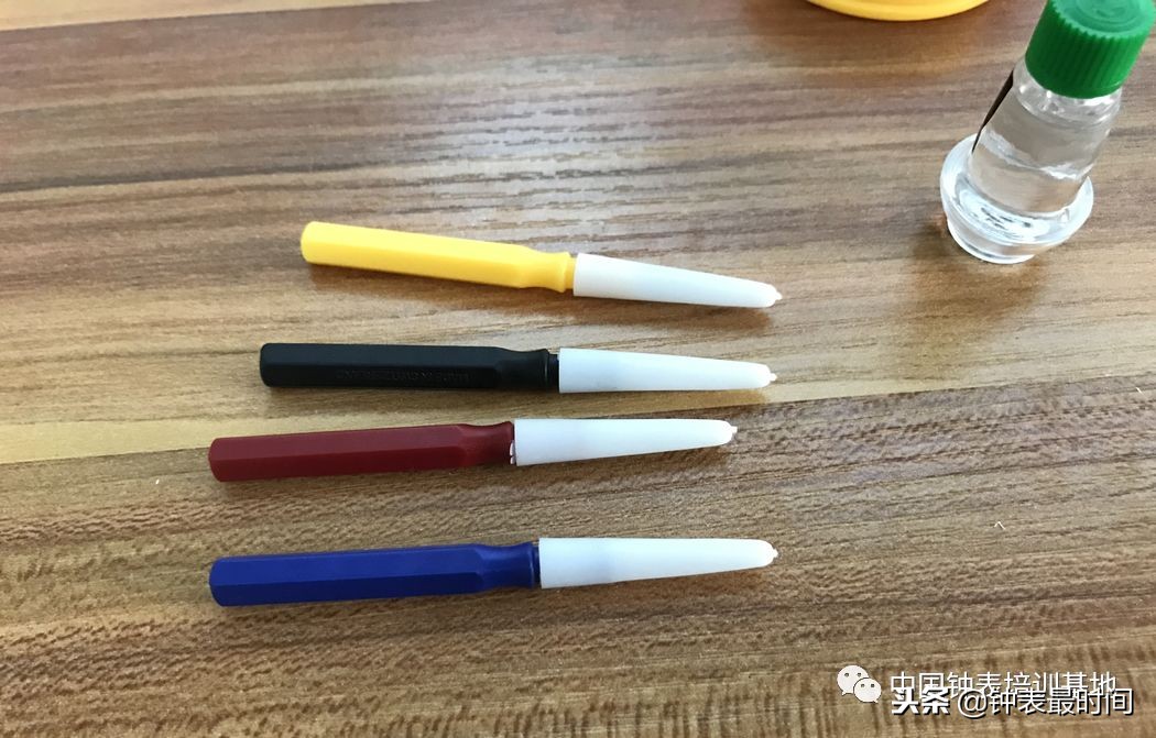 开一家钟表维修店需要什么？