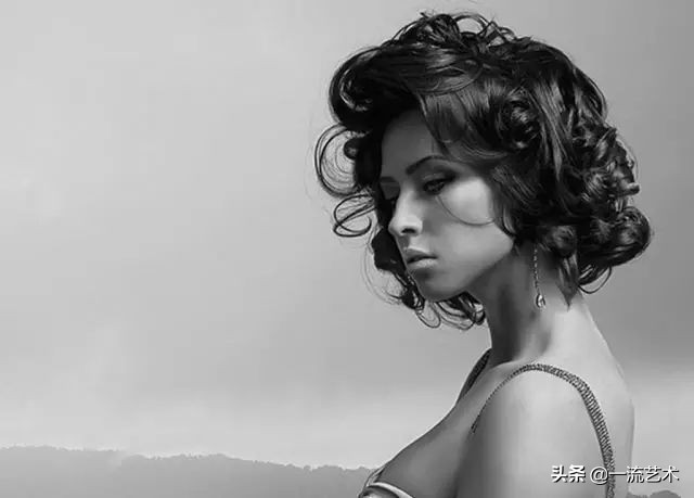 莫斯科摄影师镜头下的女人肖像，黑白唯美