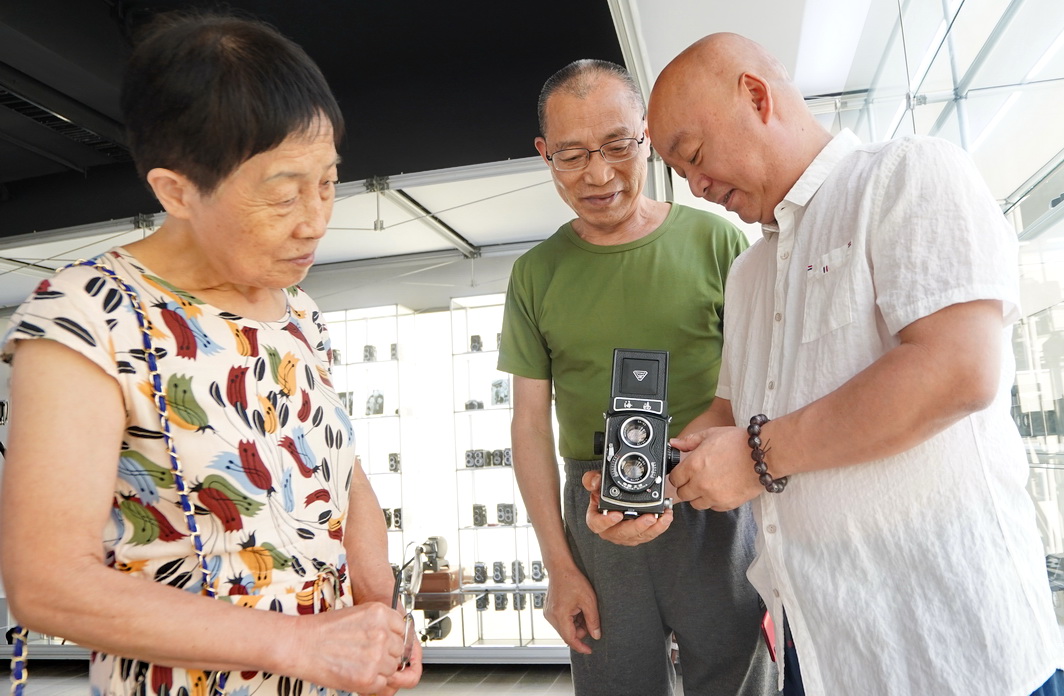 中國相機五十年：說說最好的國產相機？看著眼熟吧，您家里有嗎？
