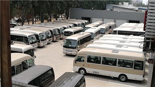 丰田考斯特多功能中巴车 6-23座应有尽有 内饰奢华