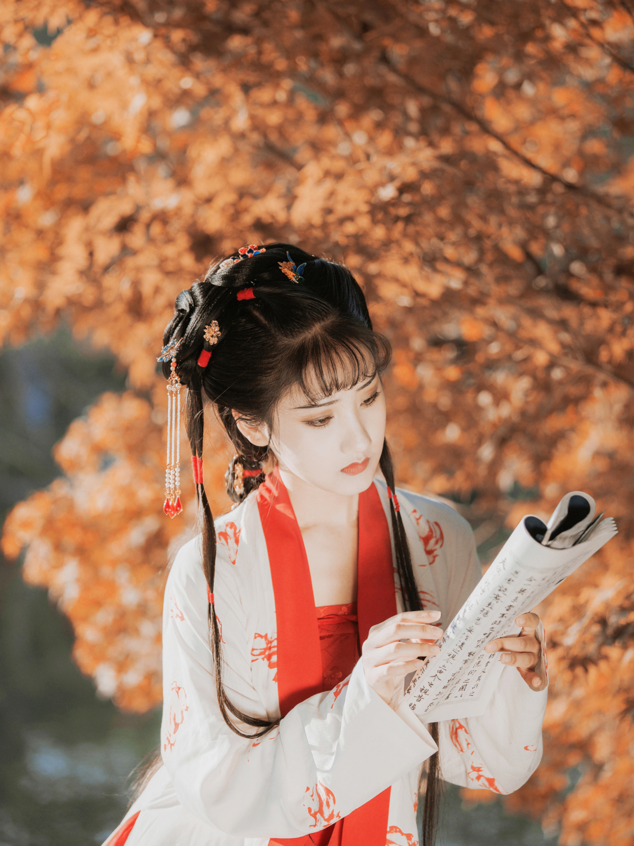 女生穿汉服像极了"林黛玉",网友:叫你模仿,没叫你超越