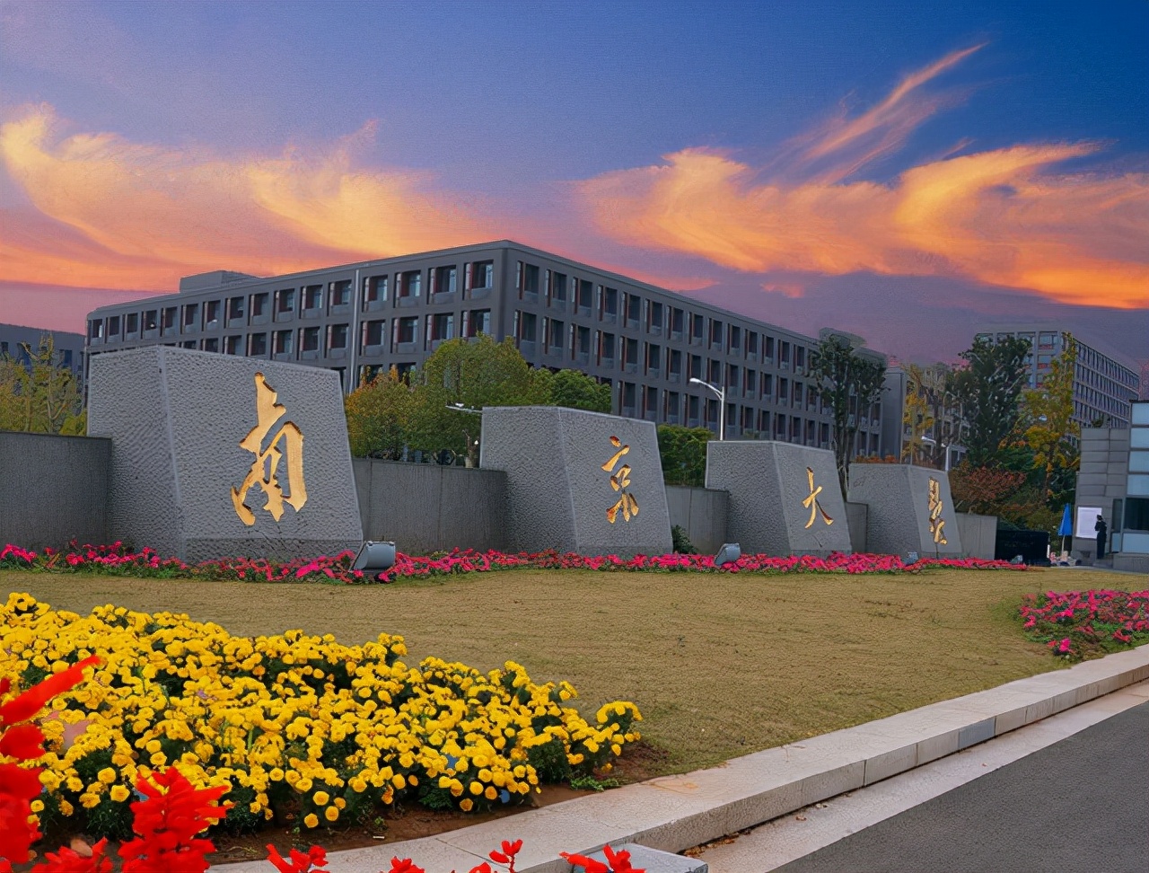 985高校最新排名，清华大学无缘第一，前三甲中出现浙江大学