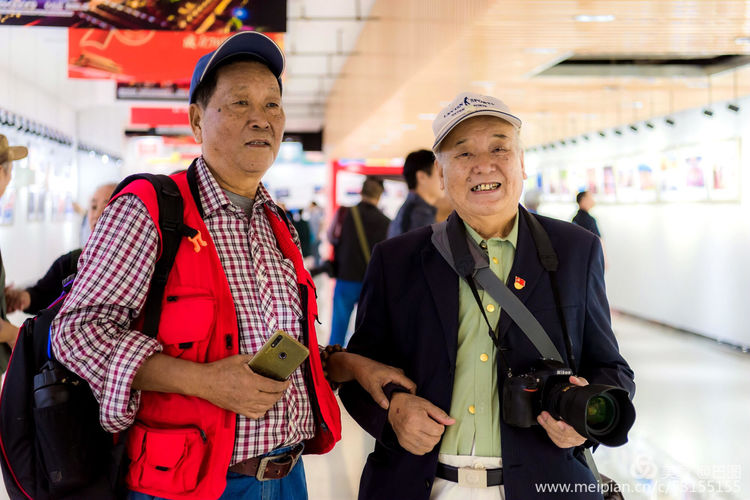 10月7日重阳节，十几首诗词100幅照片，致敬天下老年人