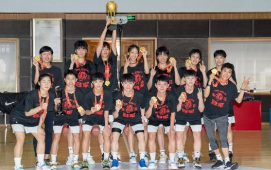 雅礼中学VS衡水中学，前者“尊重个性”，92%一本率78人考清北