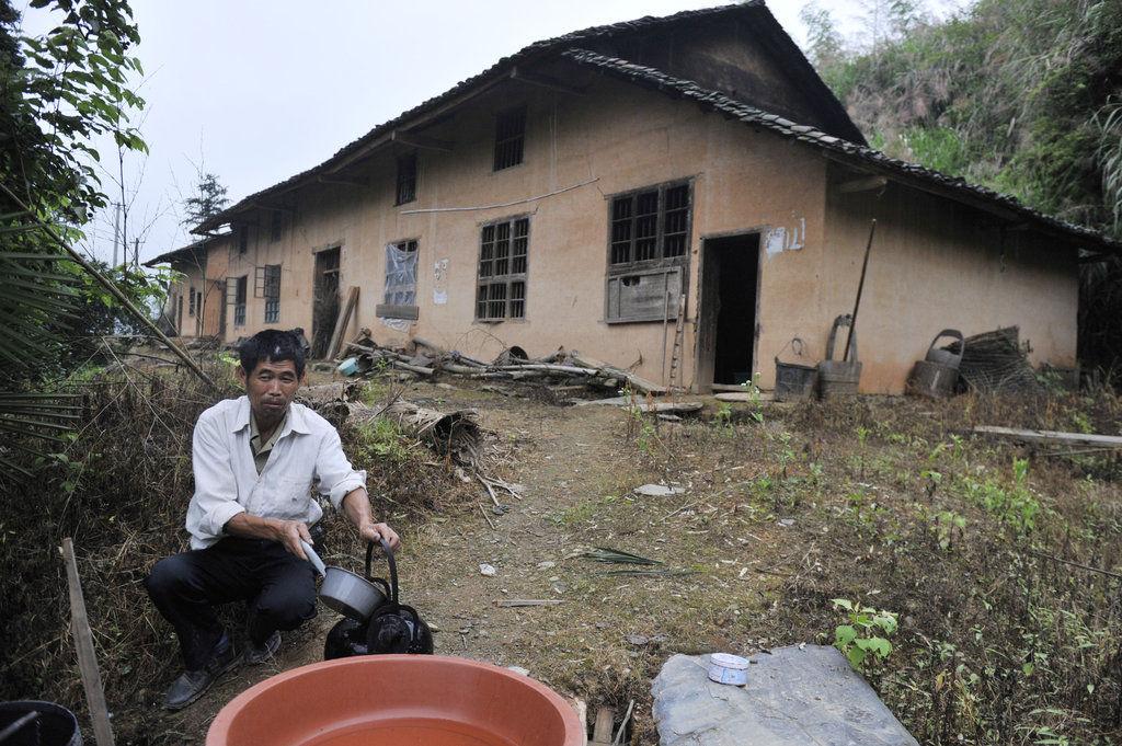 白岩松谈生育率下降：放开三胎，四胎不是办法，重点在于环境