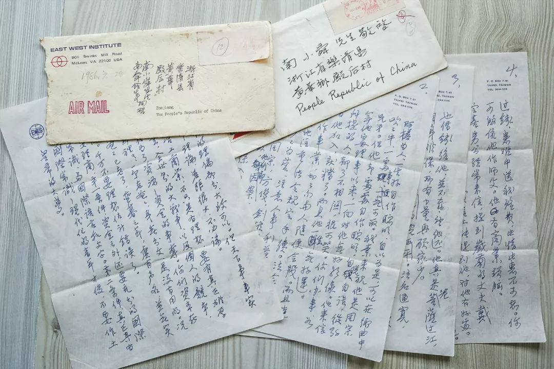 南怀瑾：大师or骗子？他的书，北大教授暗讽文盲才看，是不懂读法