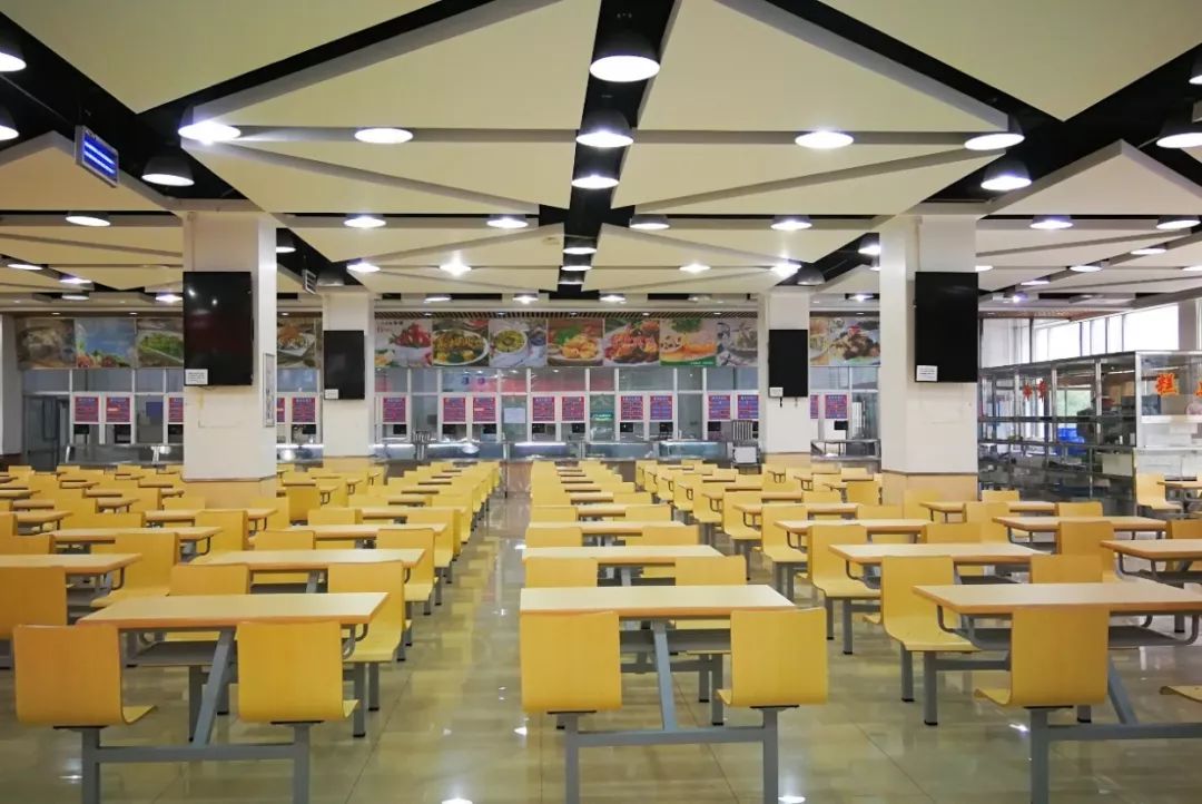 北京这所高校：坐拥8大校区，培养20余万优秀人才，校名还有双重含义！