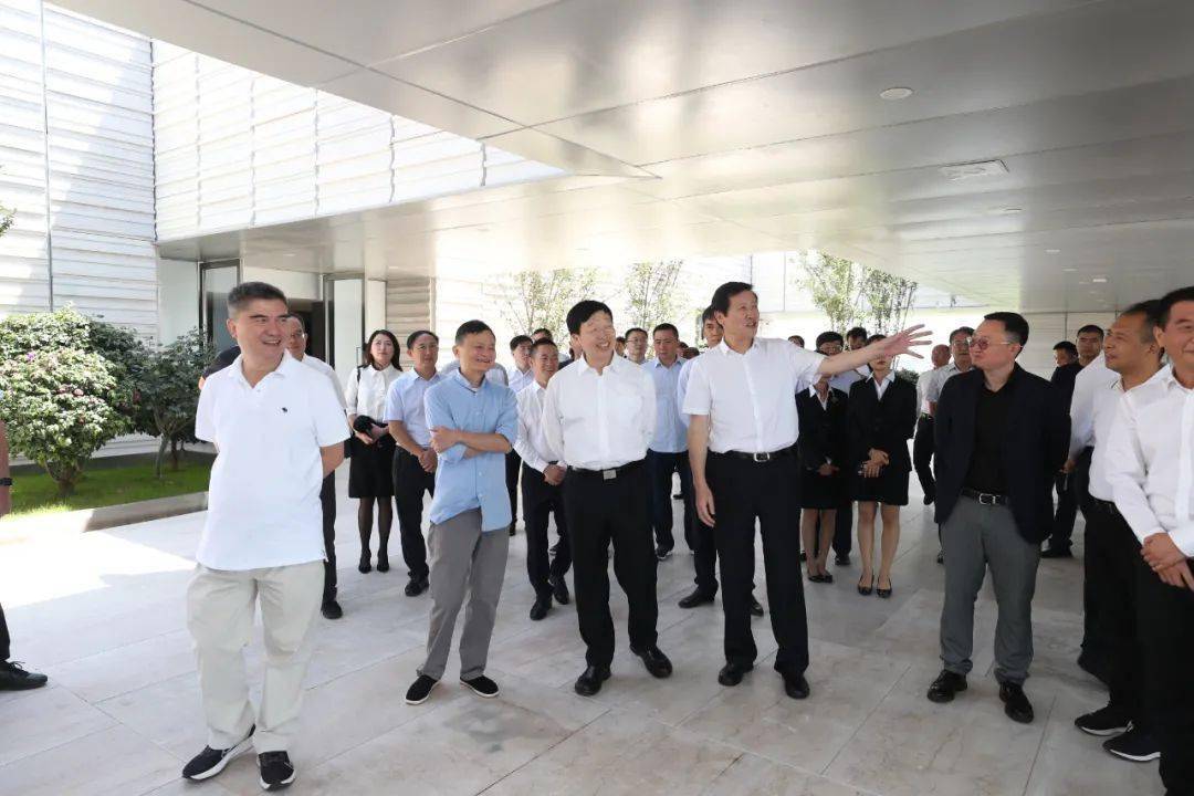 马云只能接受，“湖畔大学”名不副实，何来300年基业？