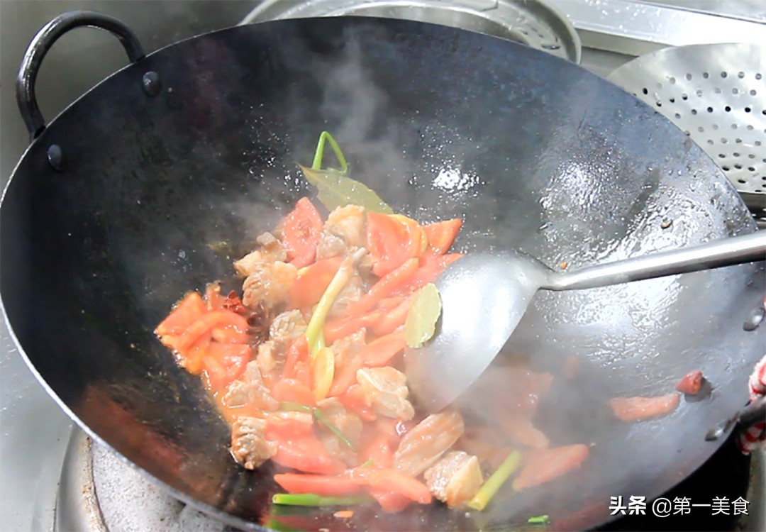 西紅柿燉牛腩,西紅柿燉牛腩的做法最正宗的做法