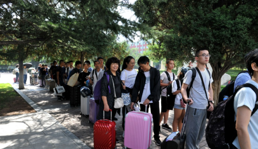 大一开学需要准备“笔记本电脑”吗？先别着急，这个时候带最好