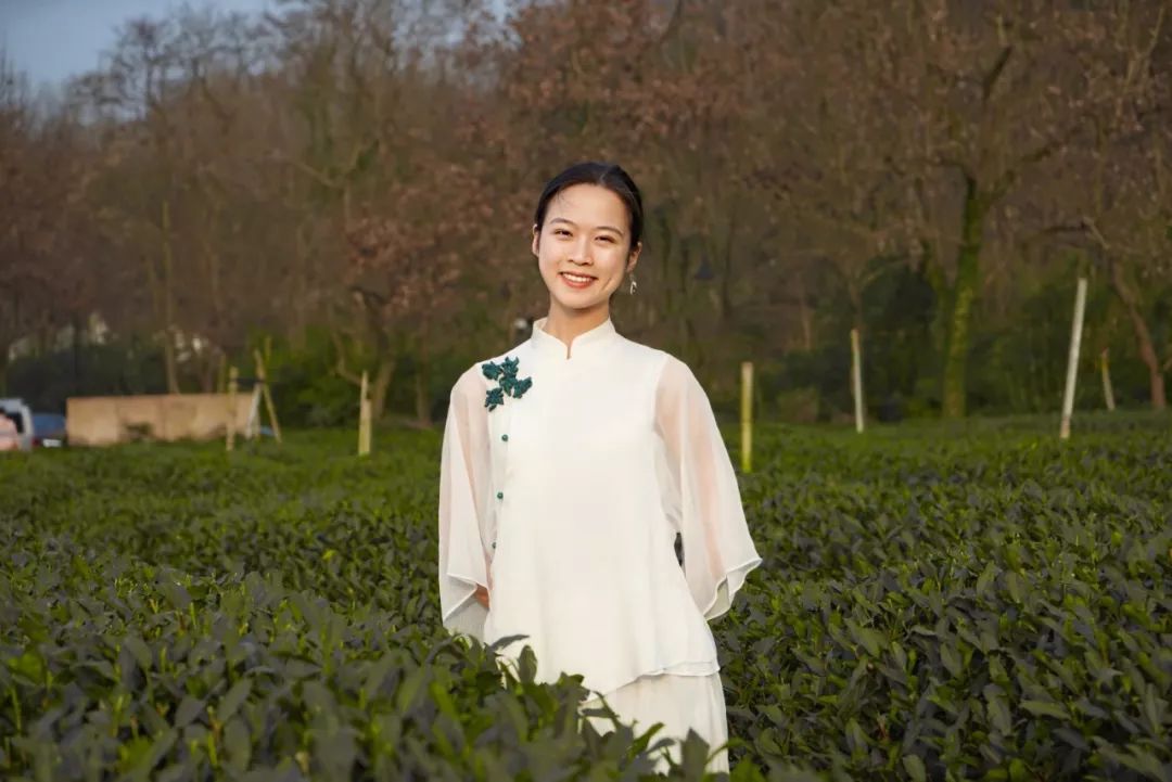 2020年中华茶奥会形象代言人是位浙大姑娘：一位漂亮的实力派！