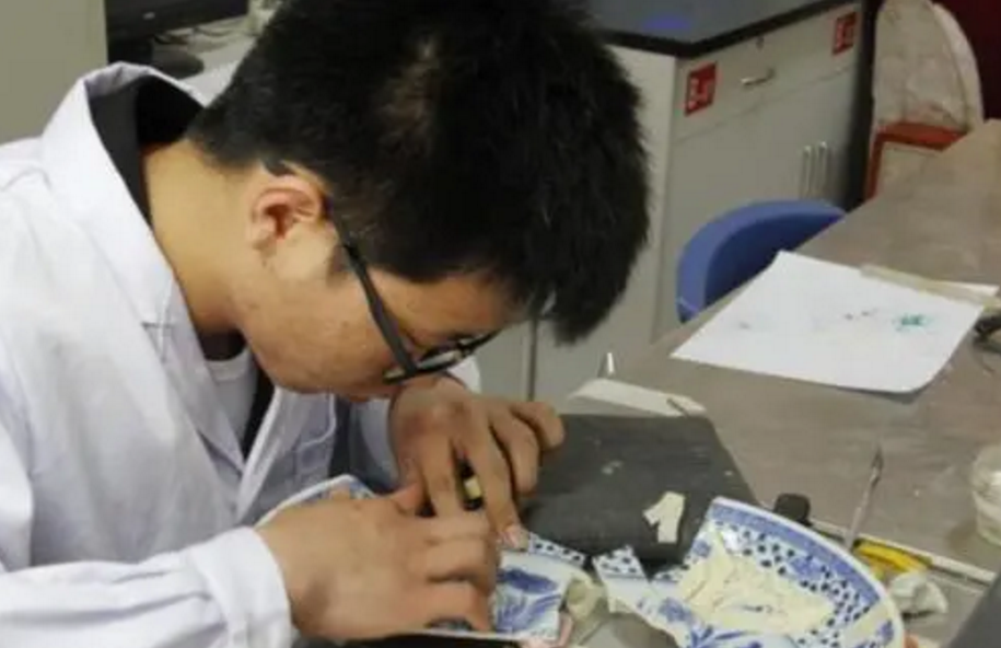 备受00后追捧的热门专业，90后表示看不懂，真的有前途吗