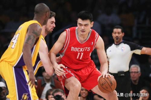 姚明nba效力过哪些球队(姚明在NBA打了8年，巅峰时不输任何内线，为何没有进过一阵？)