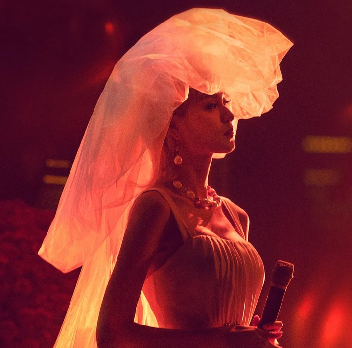 "香港女儿"梅艳芳:将渣男视作挚爱,临终演唱会还为陈奕迅铺路