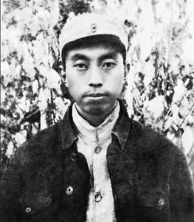 新中国二代领导人华国锋，得毛主席赏识，为何死后没葬入八宝山？