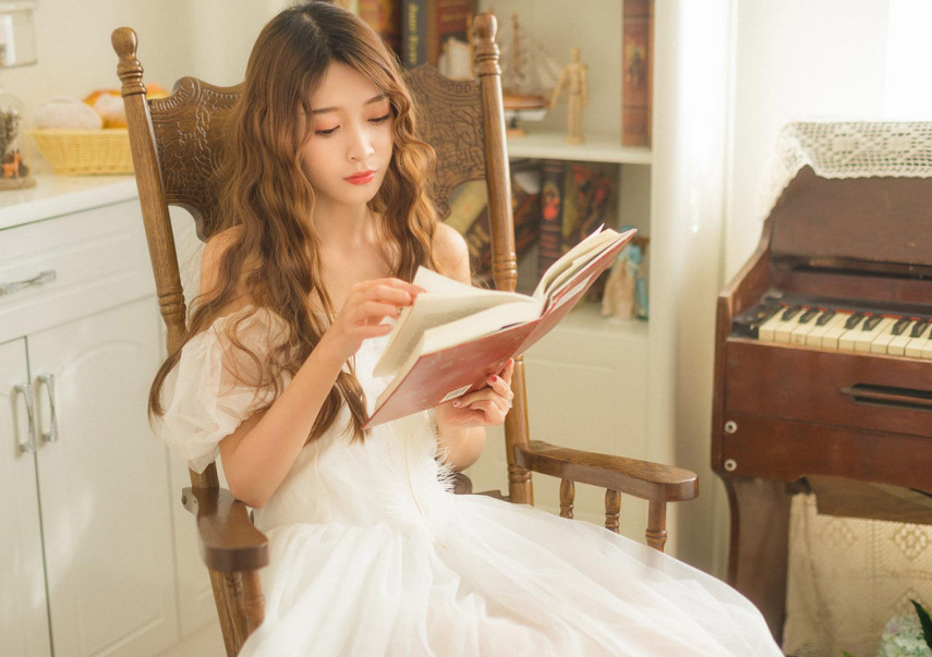 女大学生发现“新商机”：“私下交易”不断，看似快活但危害不小