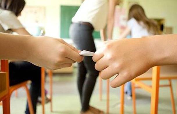 各国学校考场秩序比拼，泰国安静中国严肃，看到印度：是认真的吗