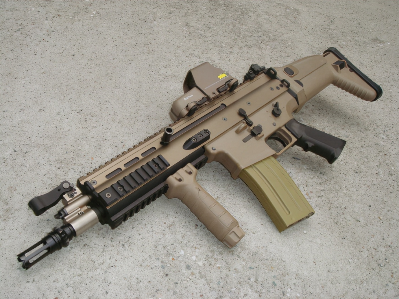 8,fn scar-l(比利时)