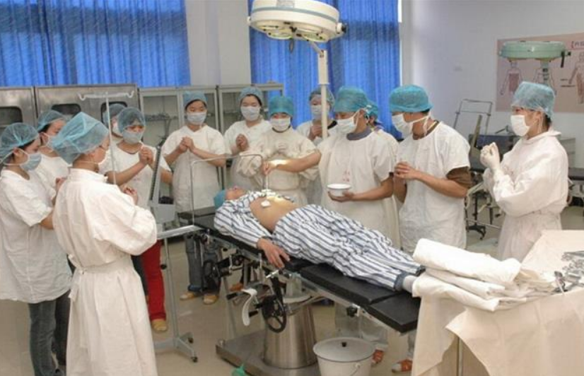 国内让人“后悔”的专业排行：医学专业排名靠前，会计教育均上榜