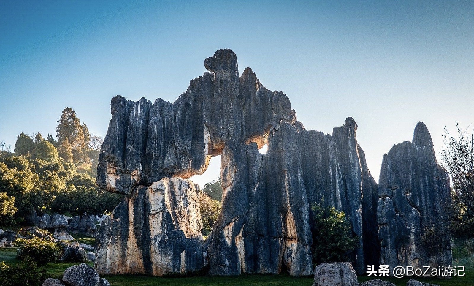 到云南昆明周边旅游必去的13大景点，你去过几个？最爱哪个景点？