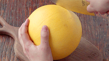 这个方法剥柚子，一点白色的筋都没有