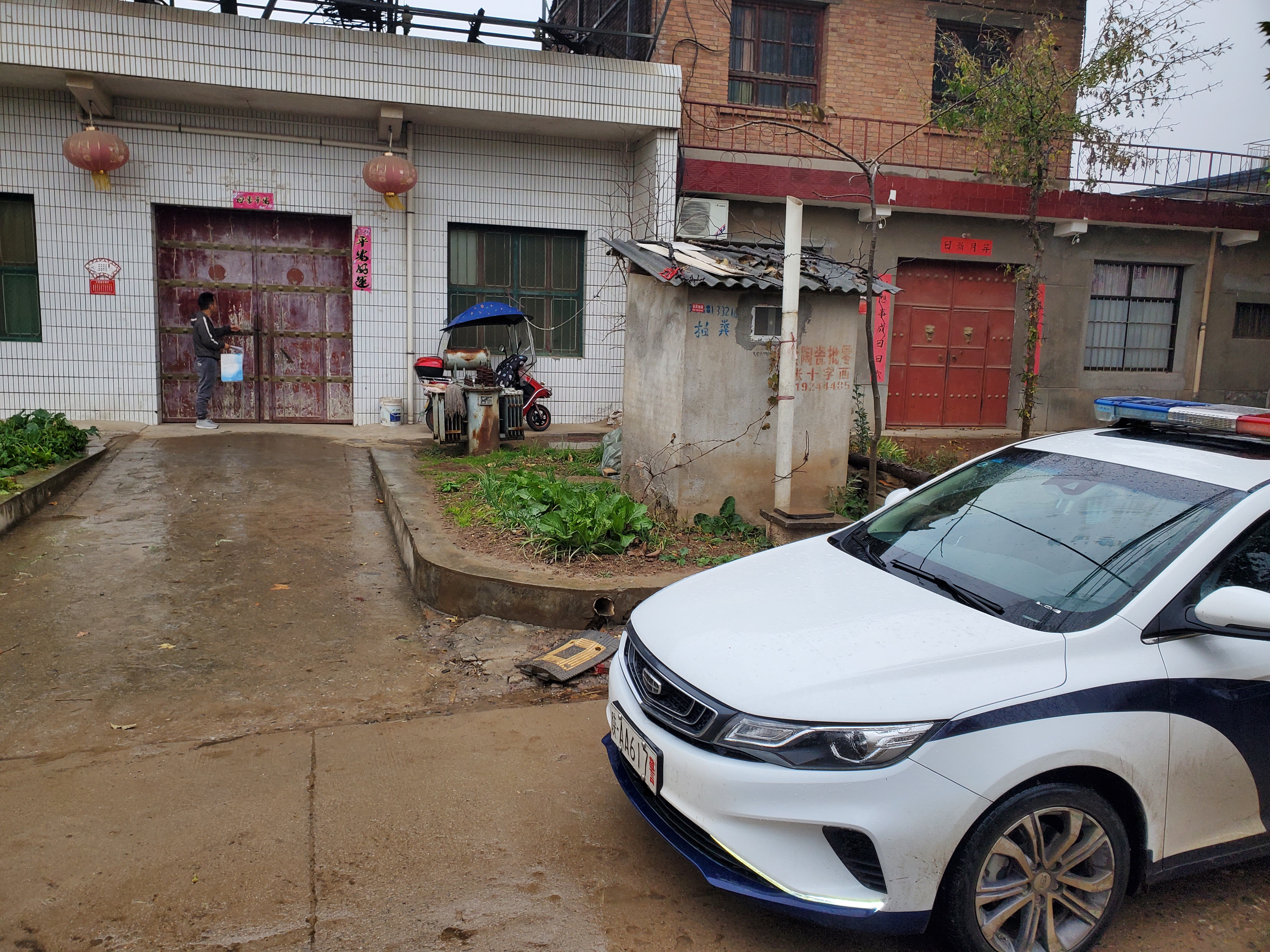 西安临潼法院：雨金法庭争分夺秒抓年终结案