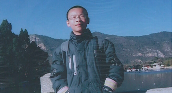 四川高考状元：家庭贫困到一块月饼全家人分吃，终709分上清华