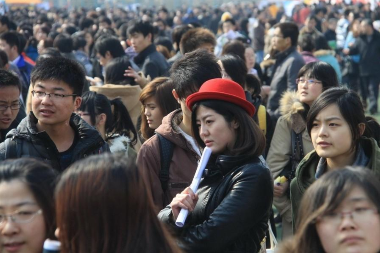 大学期间争取“特殊身份”，毕业即可有铁饭碗，抓住机会别错过