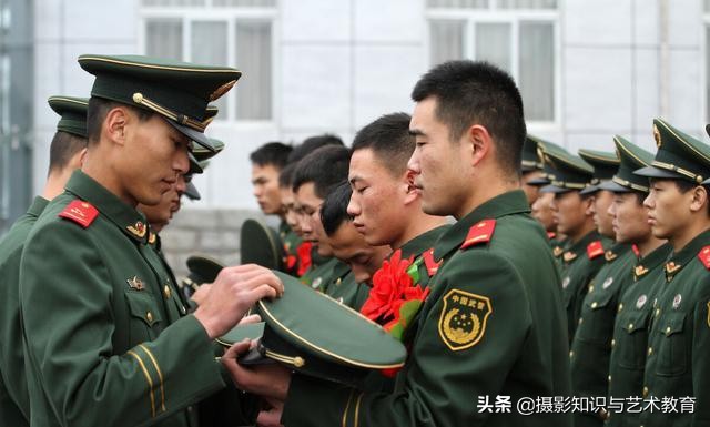 大一新生犹豫要不要当兵，退役士兵给出7点理由，要做好思想准备