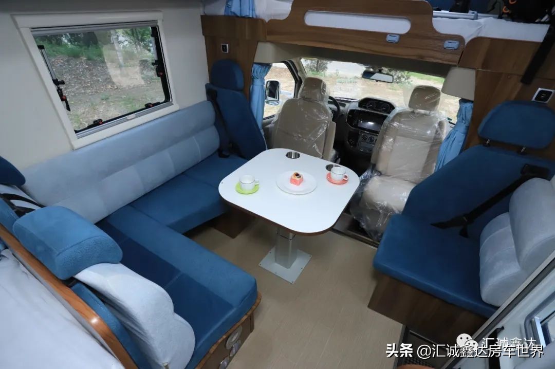 大通V80房车，典雅精装修+仨大床，大空间6人出行无压力