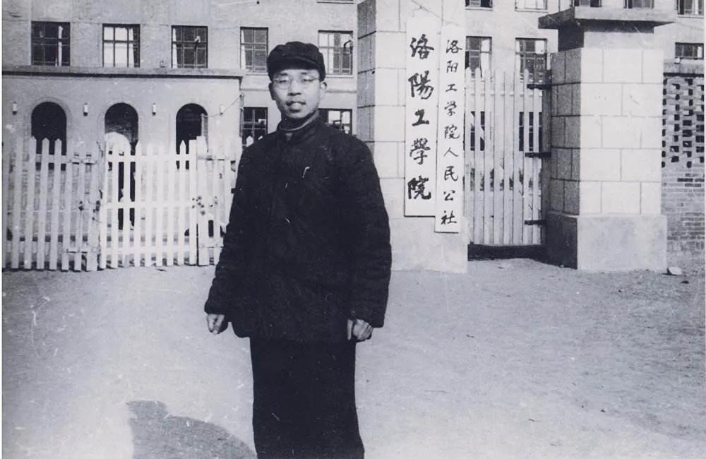 回味洛阳工学院北院的标志性建筑