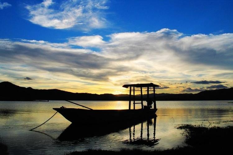 王维最意韵悠长的送别诗：唯有相思似春色，江南江北送君归