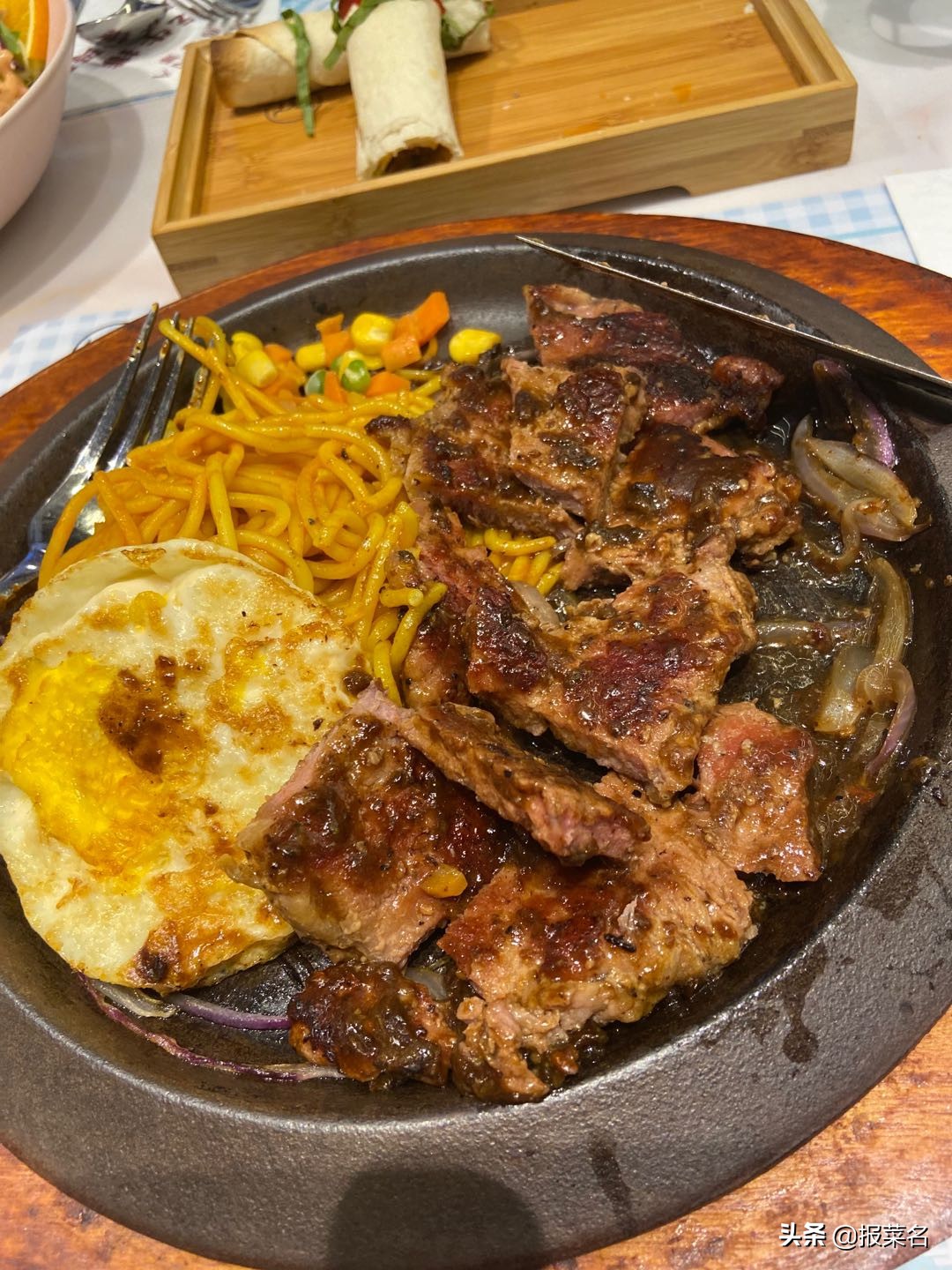 西冷牛排、蔬果沙拉、墨西哥牛肉卷、腓肋牛排，西餐美食推荐