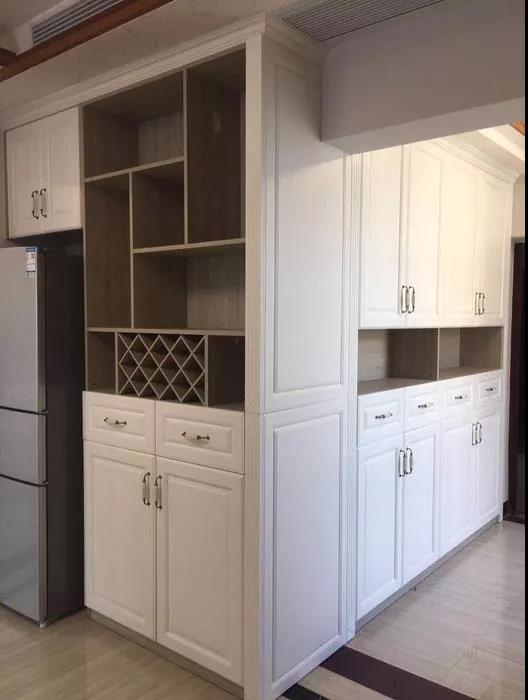 喜欢喝点小酒,装修试这5个不占空间酒柜设计,好看又好用