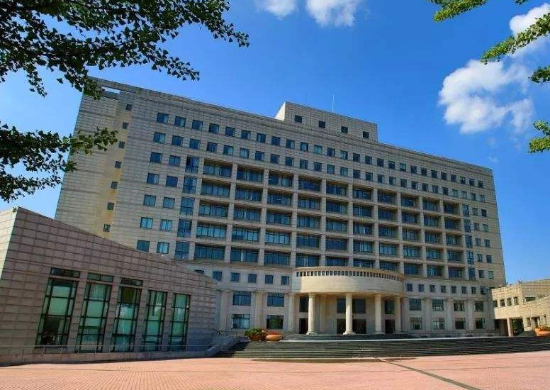 国内财经类大学排名出炉，中南财大跌出前3，东北财大没挤进前5