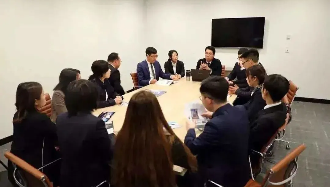 我只在熟人那里买(买东西在熟人那买还是生人那)