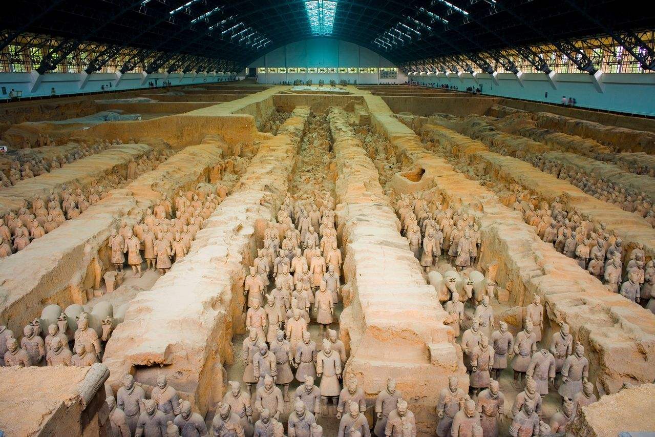 中国古代战争史丨陈胜吴广是如何靠900人，推翻大秦帝国的